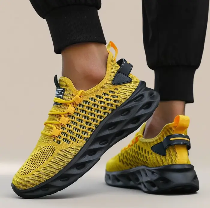 Les chaussures de marche pour hommes sont respirantes