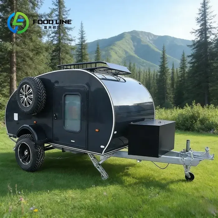 Mini-caravane Teardrop remorquable avec structure renforcée et rangement intérieur pour les voyages 