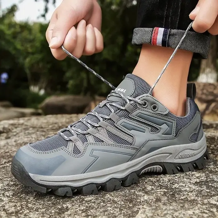 Nouvelles chaussures de randonnée pour femmes et hommes
