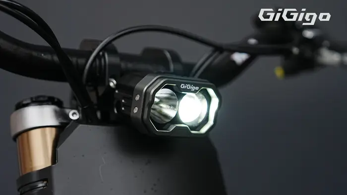 Phare LED Gigigo GI02 Durable, étanche, haute Performance, éclairage puissant, parfait pour les véhicules tout-terrain
