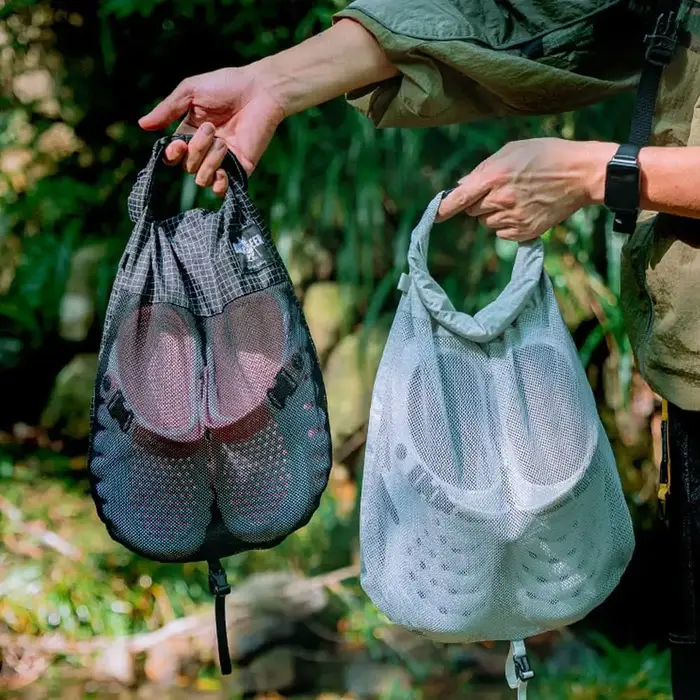 Sac à dos de randonnée avec poche externe pour chaussures, pochette de rangement en maille imperméable, sac d'expansion pour chaussures et équipement de camping, poche kangourou