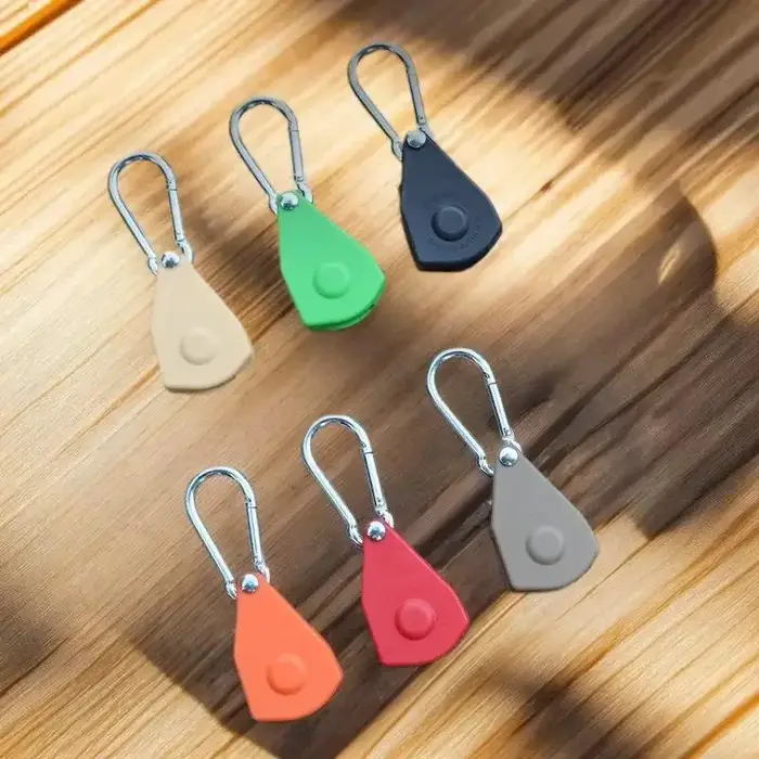 Cintre sécurisé pour corde de tente avec système d'arrimage à cliquet ; Équipement de camping robuste avec engrenages métalliques renforcés et sangle réglable