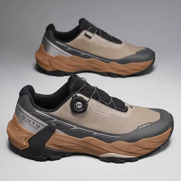 Nouvelles chaussures de randonnée pour hommes montagne