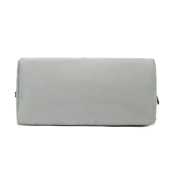 Le sac à dos de couleur neutre est spécialement conçu pour les hommes et les femmes et convient comme sac à bagages pour les voyages et l'hébergement
