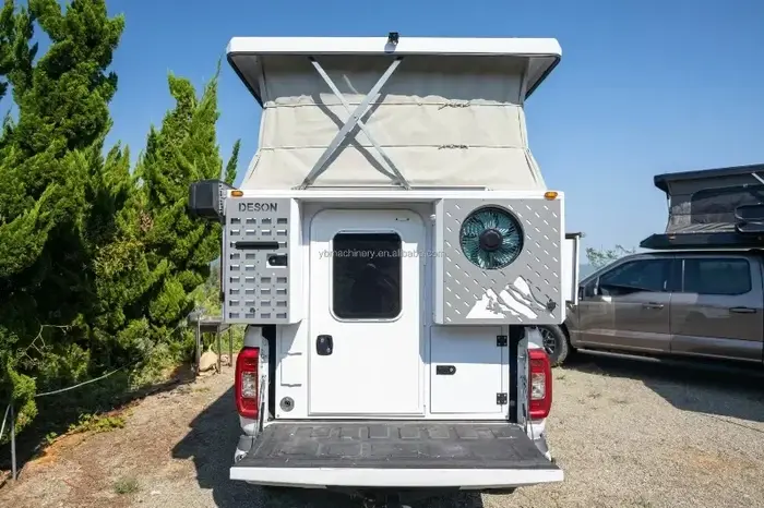 Camper de randonnée escamotable avec douche pour le camping hors route et les aventures de voyage, personnalisable