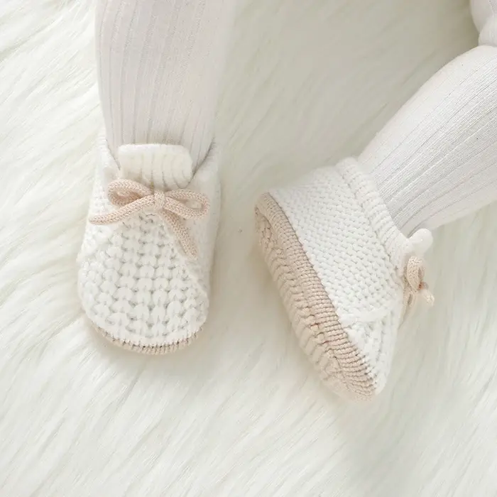 Bébé premiers marcheurs à semelles souples nouveau-né garçons filles berceau Prewalkers à la main tricoté infantile enfant en bas âge chaussures antidérapantes 0-12m