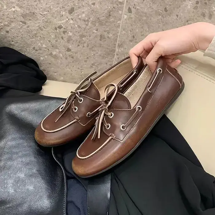 Chaussures de marche de vacances noeuds