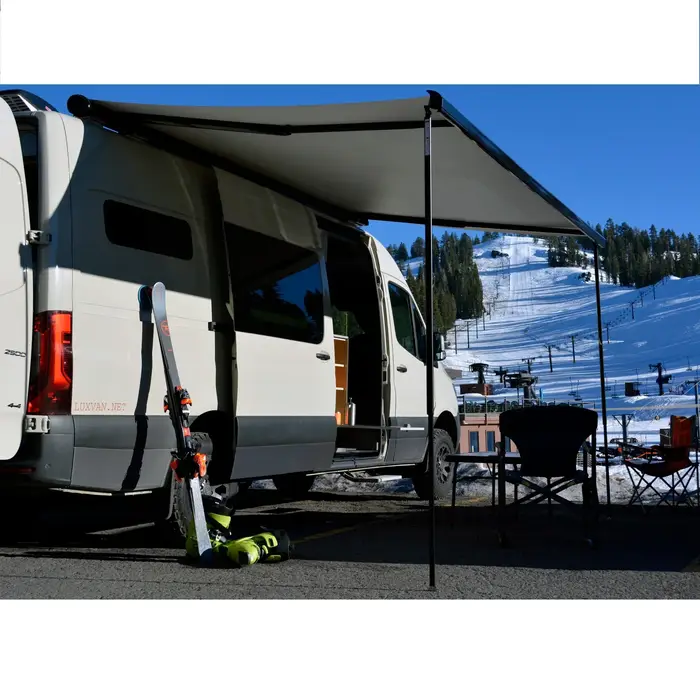 Auvent motorisé Awnlux pour camping-car