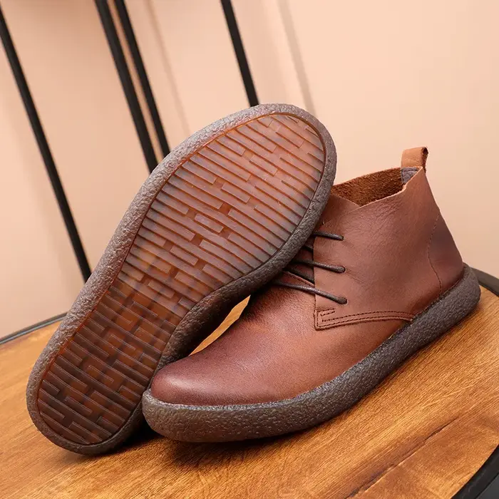 Baskets de marche décontractées à cheville haute pour hommes, couche supérieure en cuir de vache souple, semelle TPR, Botas courtes de printemps, chaussures de camping en plein air