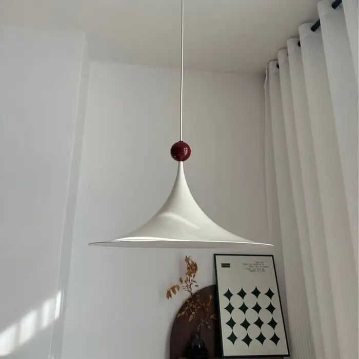 Lampe suspendue en forme de corne