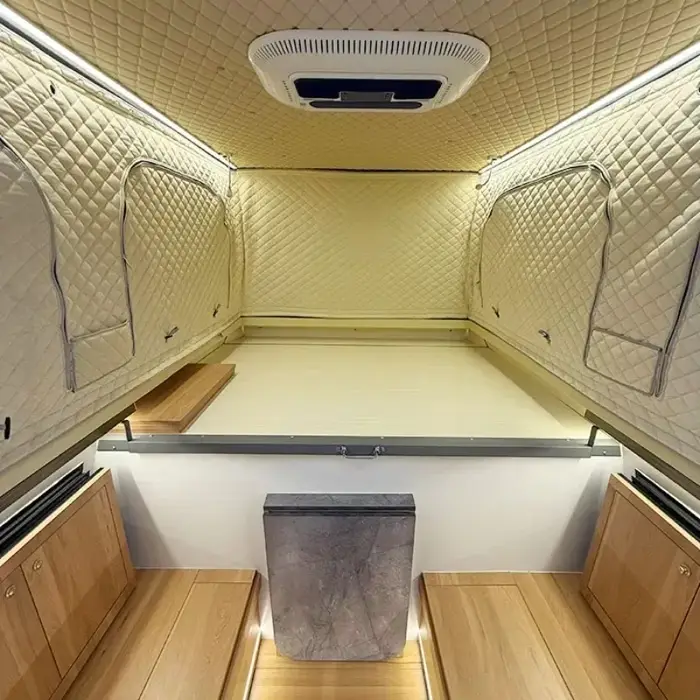 Camper de randonnée escamotable avec douche pour le camping hors route et les aventures de voyage, personnalisable