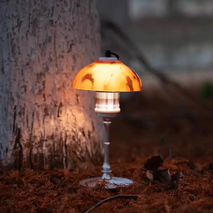 Support de lampe de camping en forme de colonne romaine