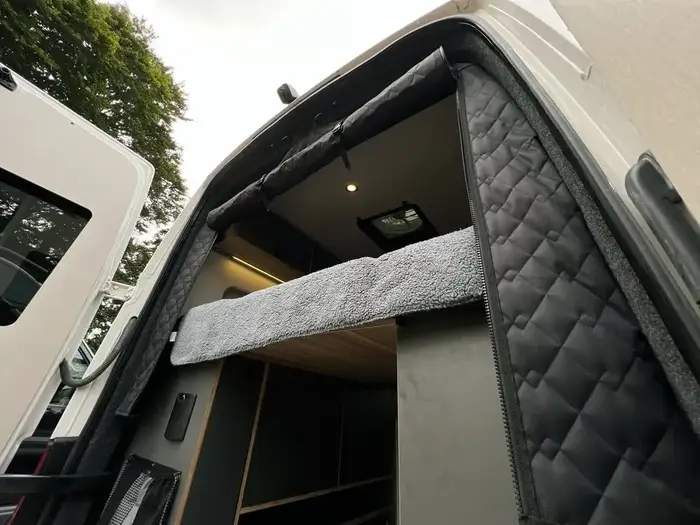 Rideau d'isolation de porte arrière de Van