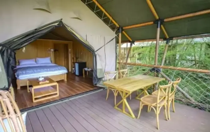 Tentes de safari de luxe pour le glamping, installation rapide, hôtel thème et hébergement éco-responsable, sur mesure