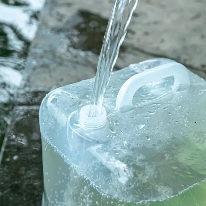 Seau pliant de 5 à 20l avec robinet
