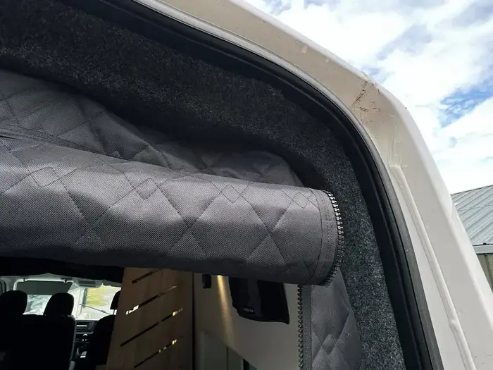 Rideau d'isolation de porte arrière de Van