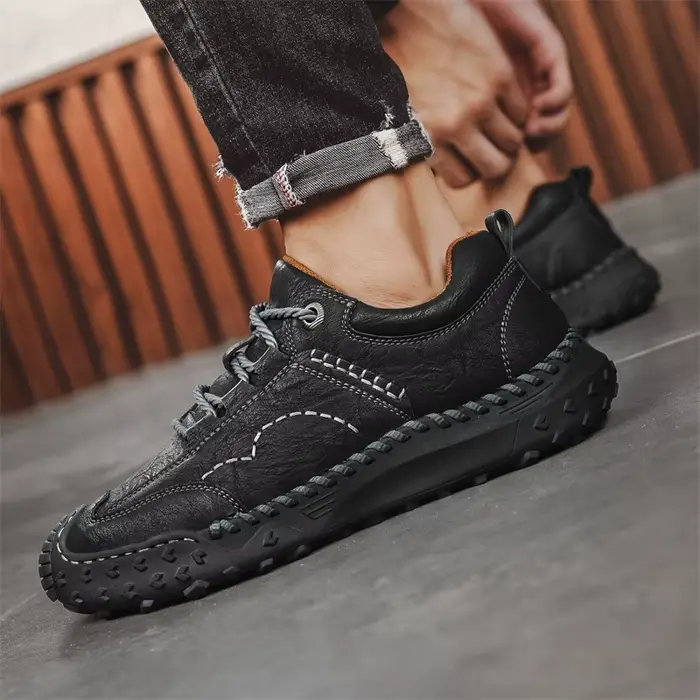 Chaussures de marche en cuir pour hommes, baskets de luxe, confortables, d'extérieur, de haute qualité, assorties avec tout, nouvelle collection 2025