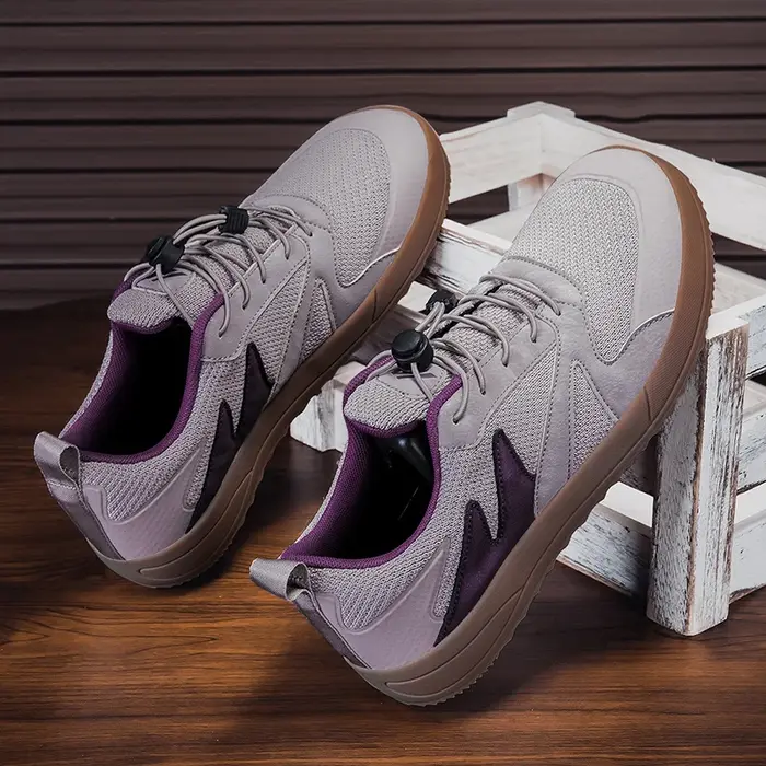 Chaussures de marche pour hommes à bout large