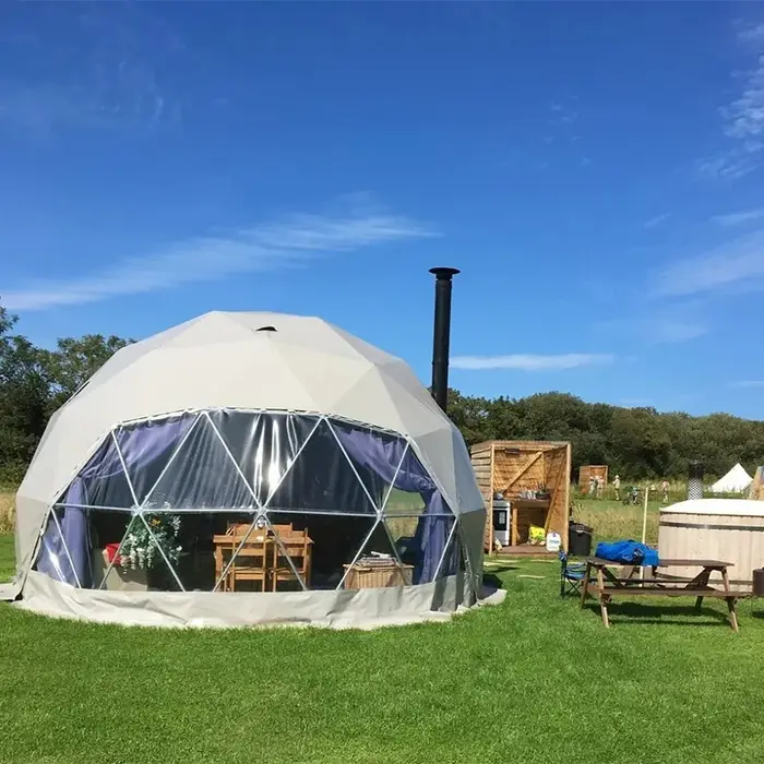 Dôme Hôtelier de Luxe pour Glamping en Plein Air