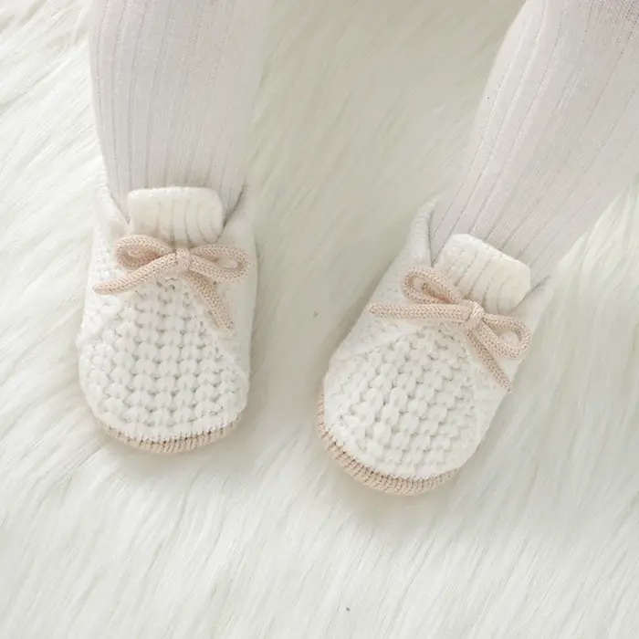 Bébé premiers marcheurs à semelles souples nouveau-né garçons filles berceau Prewalkers à la main tricoté infantile enfant en bas âge chaussures antidérapantes 0-12m