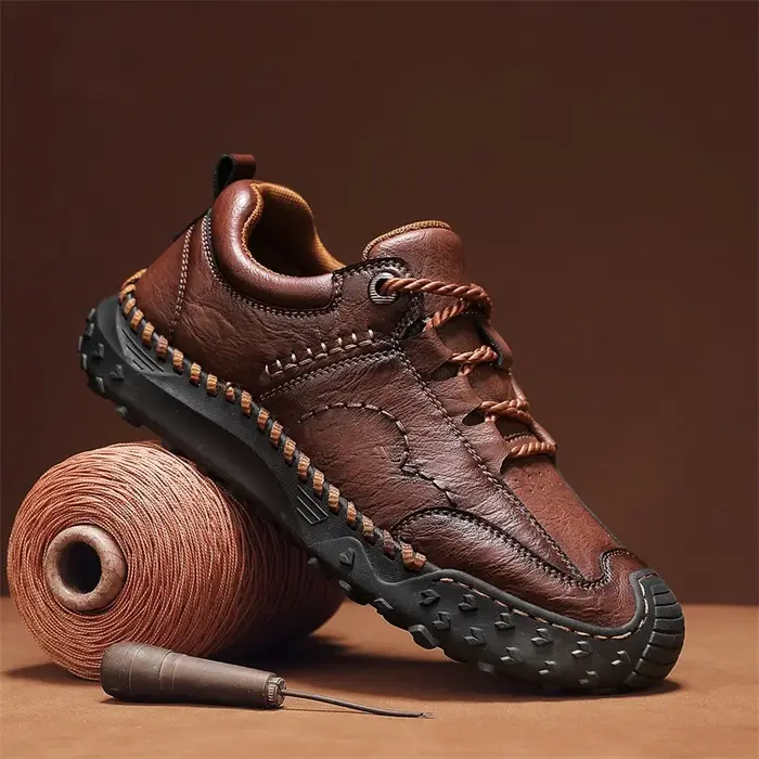 Chaussures de marche en cuir pour hommes, baskets de luxe, confortables, d'extérieur, de haute qualité, assorties avec tout, nouvelle collection 2025