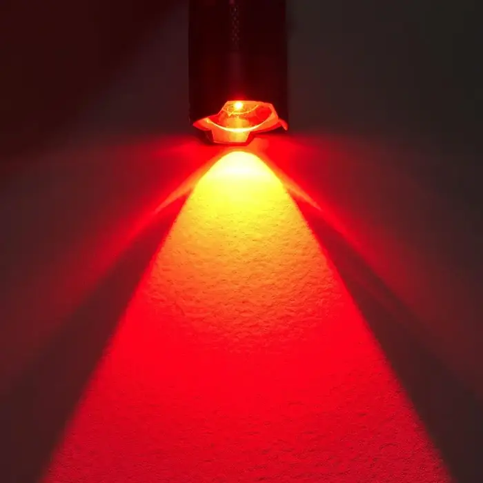 Lampe de poche à Zoom à lumière rouge