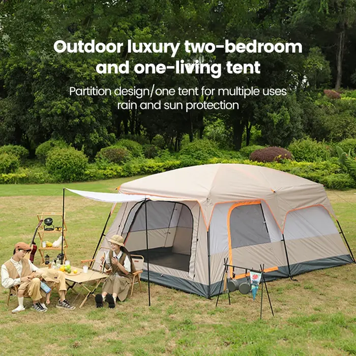 Tente familiale de camping en plein air