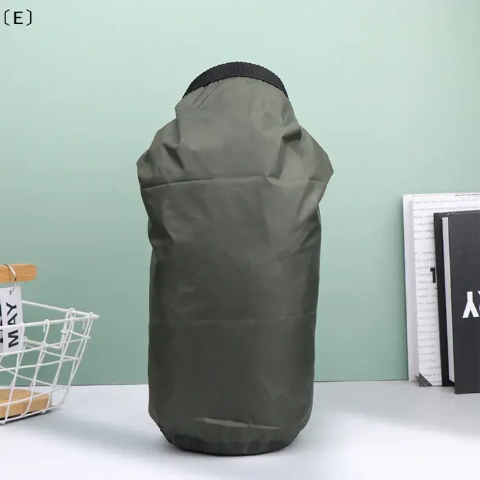 〔E〕 Sac de rangement étanche 8L 40L 70L