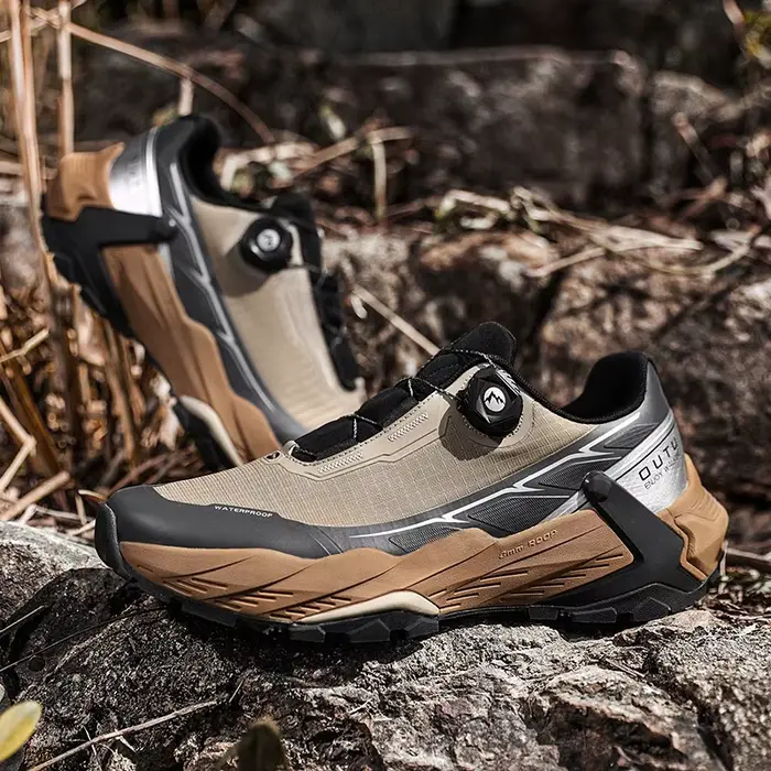 Nouvelles chaussures de randonnée pour hommes montagne