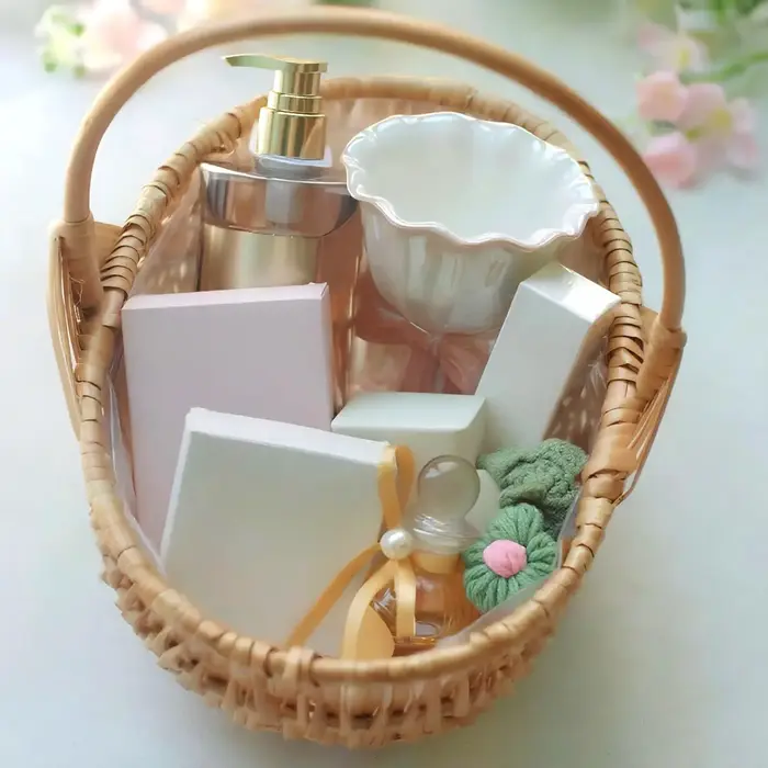 Panier de pique-nique en osier tissé avec poignée