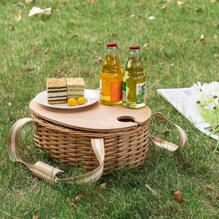 Panier de pique-nique artistique en rotin avec design portable