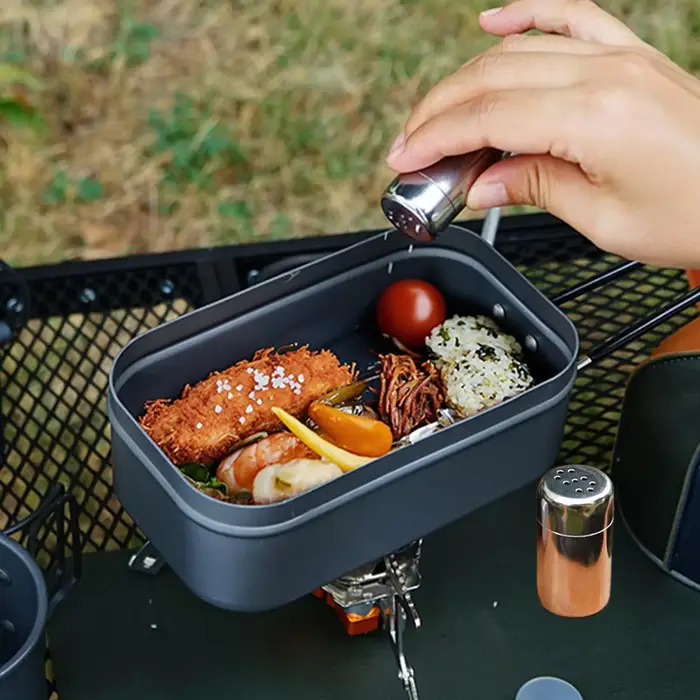 Ensemble de bouteilles d'assaisonnement pour le camping, 2 pièces/ensemble, mini bouteilles d'assaisonnement d'extérieur, contenants de sel et de poivre en acier inoxydable pour les voyages