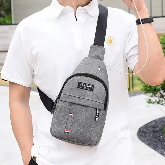 Sac à bandoulière simple minimaliste léger à la mode et tendance pour hommes avec grande capacité po