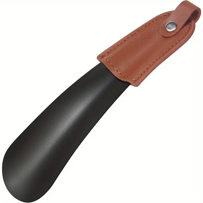 1 chausse-pied en acier inoxydable avec poignée en cuir, le chausse-pied de voyage est facile à transporter et à porter.