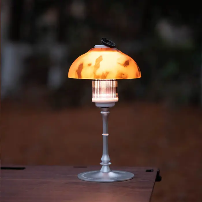 Support de lampe de camping en forme de colonne romaine
