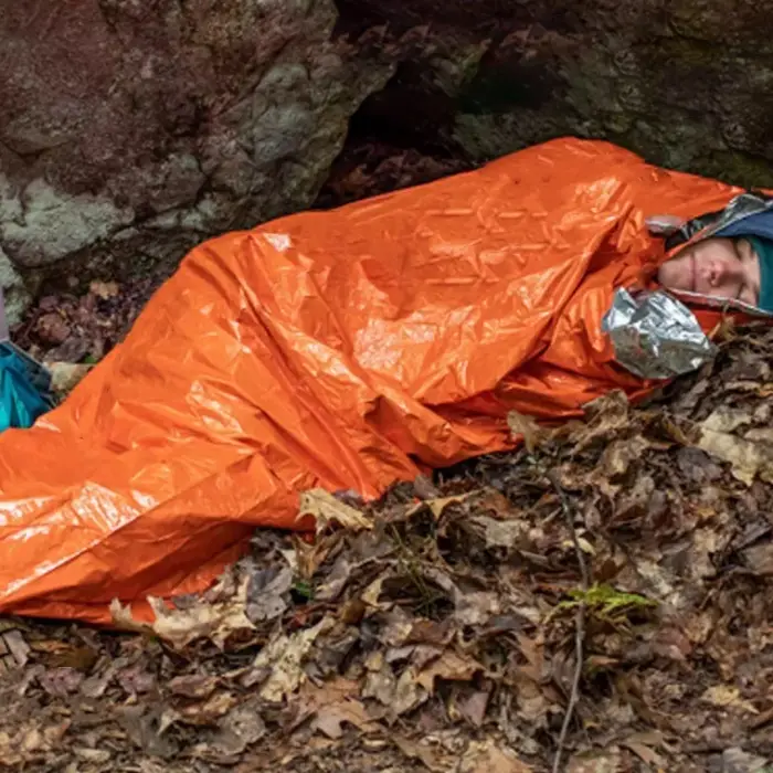 Sac de couchage d'urgence isolé
