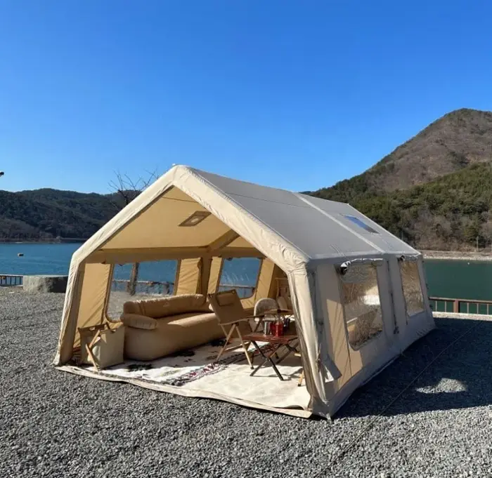 Tente gonflable de luxe de 17,2 mètres carrés à deux chambres pour le camping familial en plein air