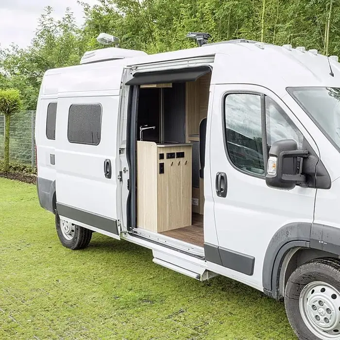 Déflecteur de pluie pour caravane