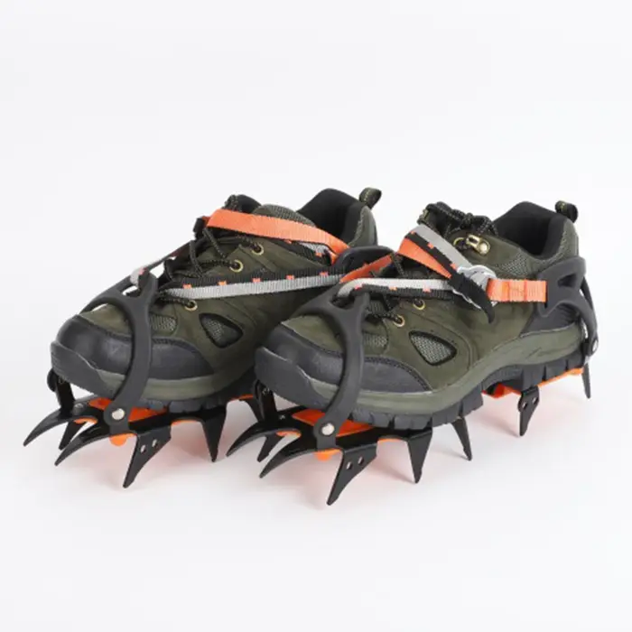 Crampons professionnels à 12 dents