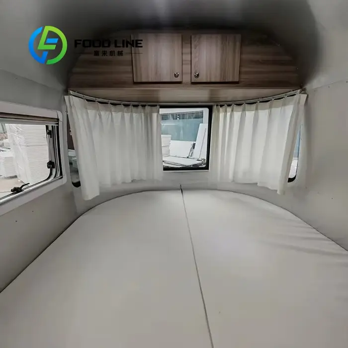 Remorque de Camping tout-terrain en aluminium personnalisée de 5m avec cuisine de tente pour les voyages en plein air