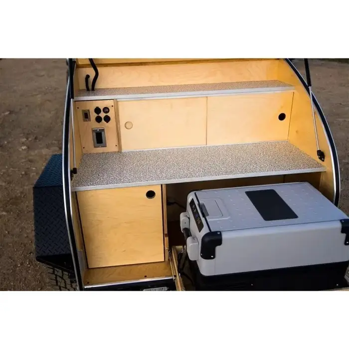 Mini-caravane Teardrop remorquable avec structure renforcée et rangement intérieur pour les voyages en famille et le camping en plein air