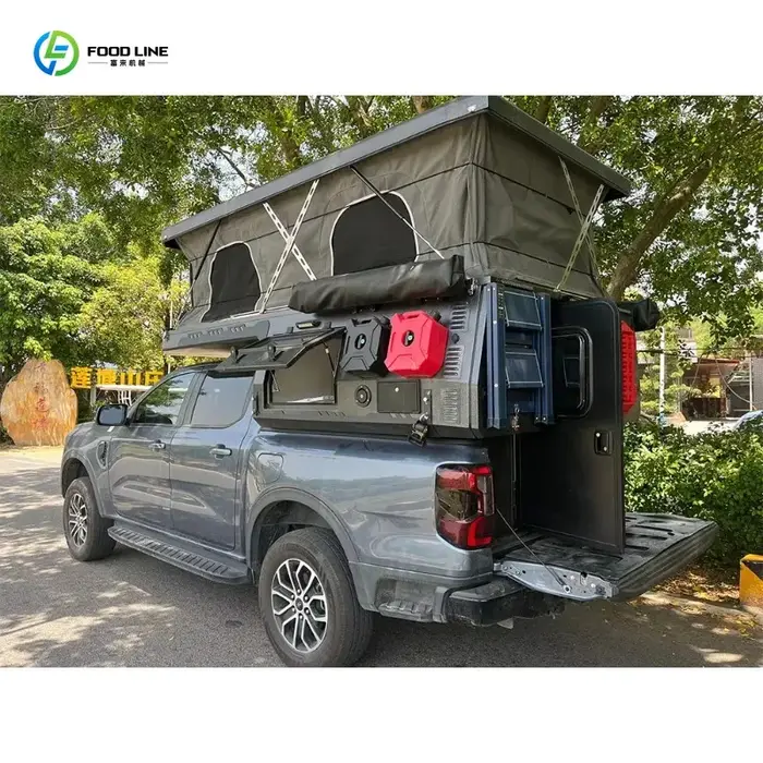 Tente de camping pliable sur le toit de camion