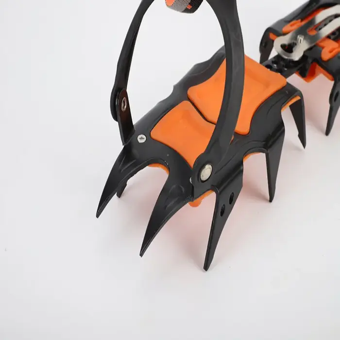 Crampons de neige glacée à 12 dents