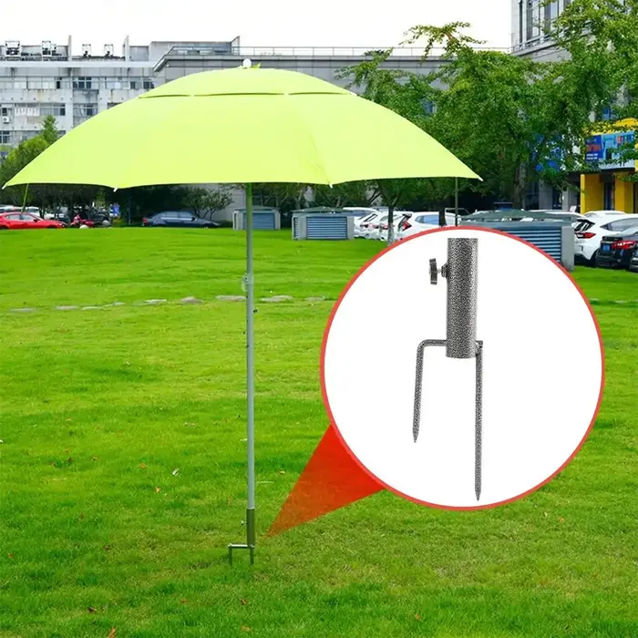 Structure de tente de camping avec piquets de fixation au sol