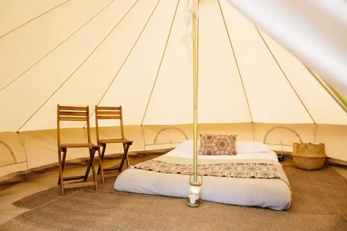 Tente cloche en toile à deux portes