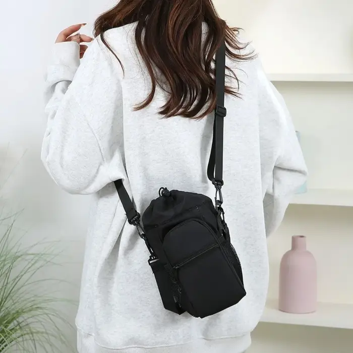 Sac de bouteille d'eau Portable universel, mains libres, avec poche pour téléphone, tasse isolée, housse de protection, sangle réglable, léger