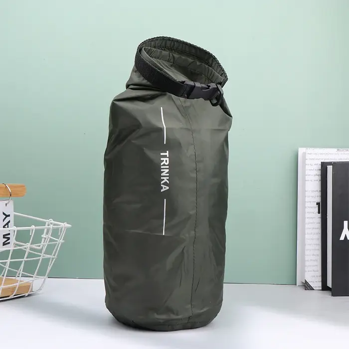 〔E〕 Sac de rangement étanche 8L 40L 70L