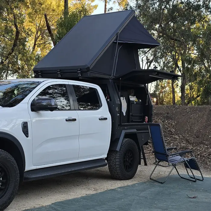 Tente de camping triangulaire en aluminium pour 4 personnes, tente de toit à coque rigide noire, tente de toit de voiture