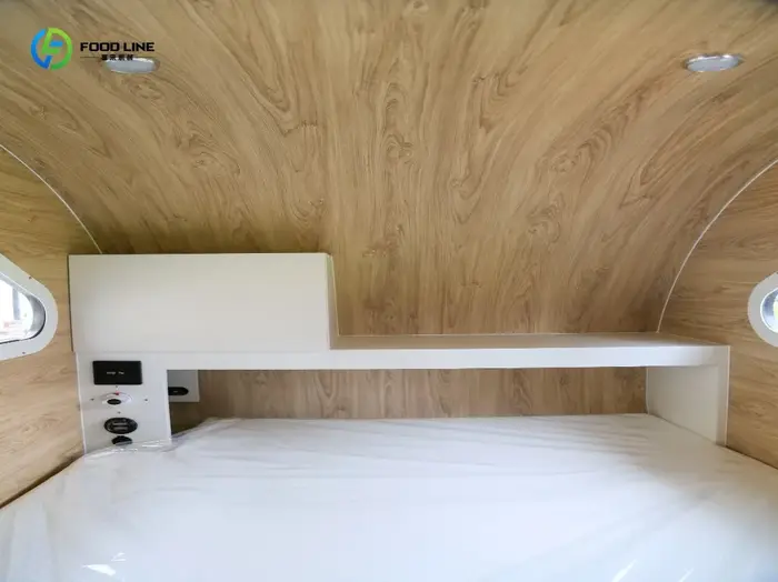 Roulotte de camping personnalisée en forme de larme