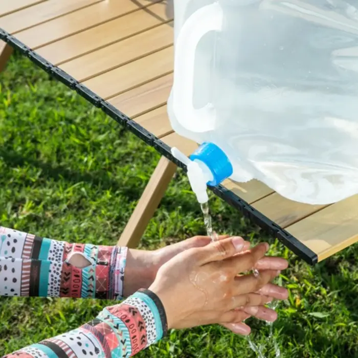 Seau pliant de 5 à 20l avec robinet